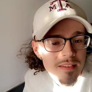 Meet your Posher, Zachary